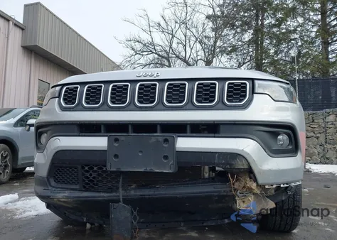 2024 Jeep Compass Latitude 4X4 from USA, damaged, VIN 3C4NJDBN6RT107198